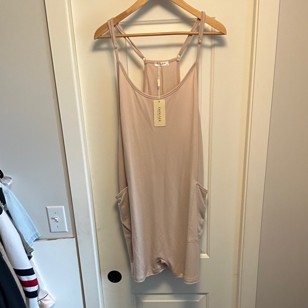 Chic Beige Romper with Pockets
